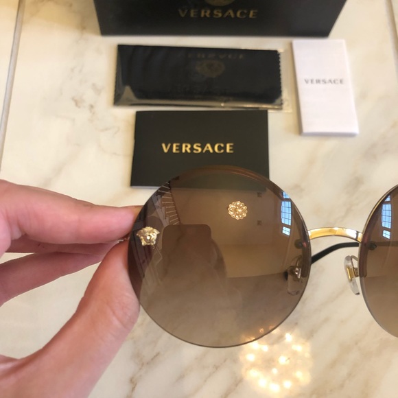 ?NEW SHOW STOPPER VERSACE SUNGLASSES ? main image 9